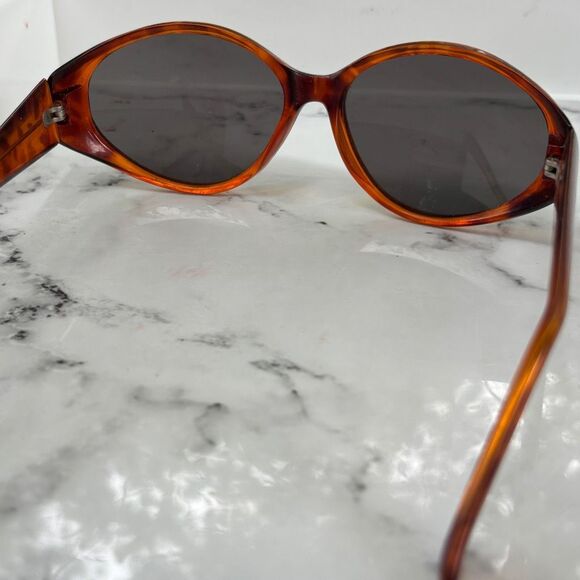 Women's Tortoise Frame Retro Oval Lens Full Rim Sunglasses OS - Picture 7 of 8